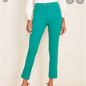 Ann Taylor Skinny Crop